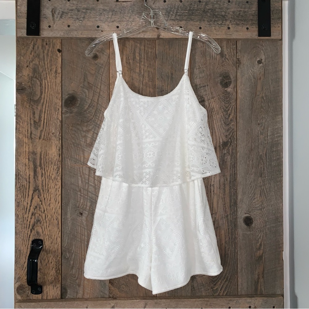 Women’s M BETHANY MOTA White Lace Tiered Romper Boho Country Like New